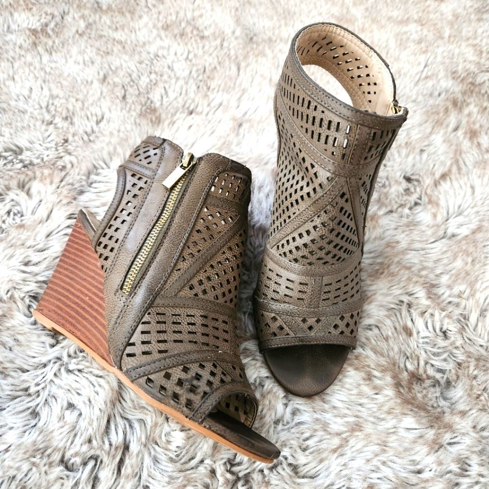 Rue21 etc! Army Green Laser Cut-Out Faux Leather Wedges Size 7/8